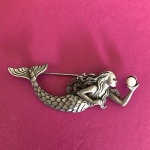 JJ Jonette Vintage Swimming Mermaid Holding Pearl Brooch Pin